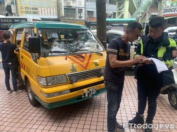 ▲▼新北警進行學幼童車擴大稽查。（圖／記者陳豐德翻攝）