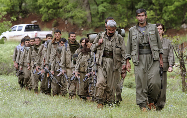 ▲▼庫德族工人黨（PKK）士兵準備進入伊拉克北部。（圖／路透）