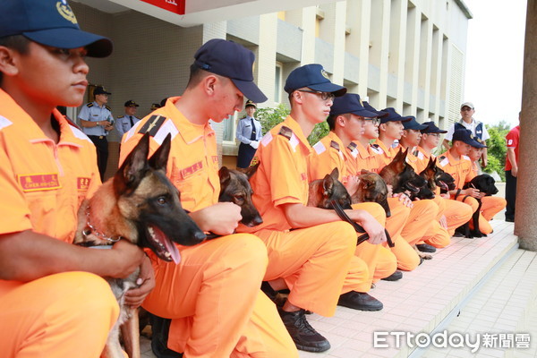 ▲海巡署偵蒐犬區隊16日正式在桃園掛牌成立。（圖／記者張君豪翻攝）
