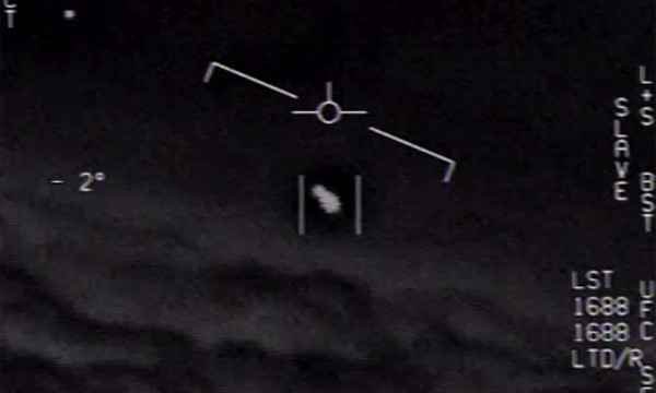 ▲美軍飛行員2015年在佛羅里達州拍到、代號Gimbal的不明飛物體影片。（圖／美國海軍)