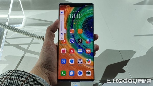 ▲▼ HUAWEI Mate 30 Pro。（圖／記者李瑞瑾攝）