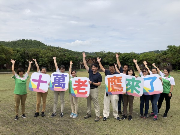 ▲屏東縣滿州鄉小墾丁渡假村於9月28至10月31日舉辦生態旅遊遊程，歡迎遊客加入賞鷹柱行列             。（圖／記者陳崑福翻攝）