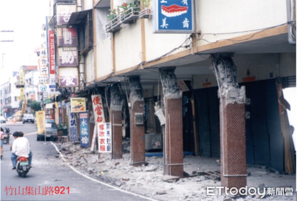 ▲竹山集山路建築，在震後2天倒塌。（圖／記陳益鴻提供）