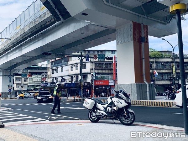 ▲▼因應新北市捷運環狀線12月底開通，海山警分局演練快速到場處理事故             。（圖／記者陳以昇翻攝）