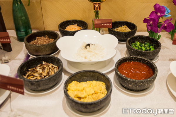 ▲首爾米其林一星主廚客座長榮鳳凰自助餐廳　13道韓式料理吃到飽。（圖／長榮鳳凰提供）