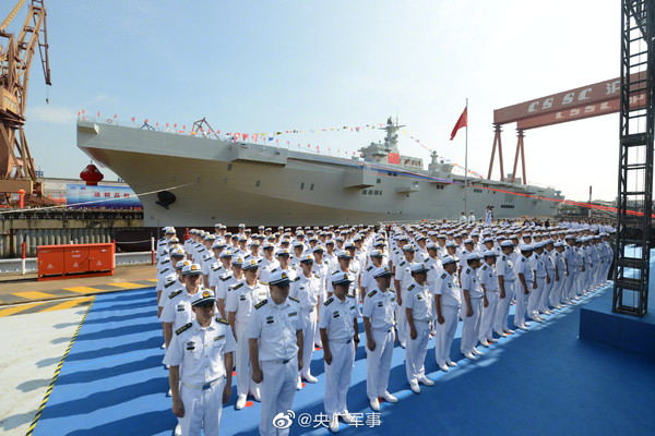 ▲▼2019年9月25日，解放軍075型兩棲攻擊艦於上海舉行下水儀式。（圖／翻攝自環球網）