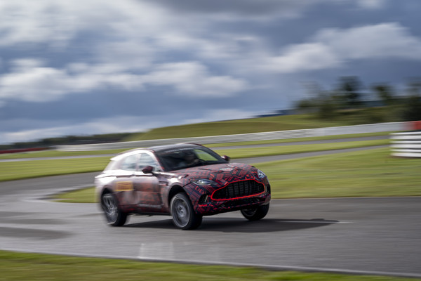 ▲542匹性能休旅車！Aston Martin DBX動力規格出爐。（圖／Aston Martin）