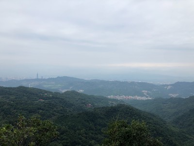 全台北都是我的後花園！石碇秘境「筆架山」眺望北台灣　攻完頂還有綠豆湯喝