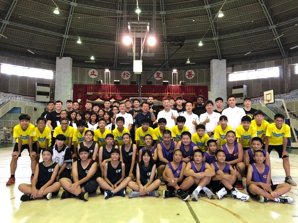 ▲▼      九太觀護盃期間前往國風國中進行公益活動      。（圖／九太科技提供）