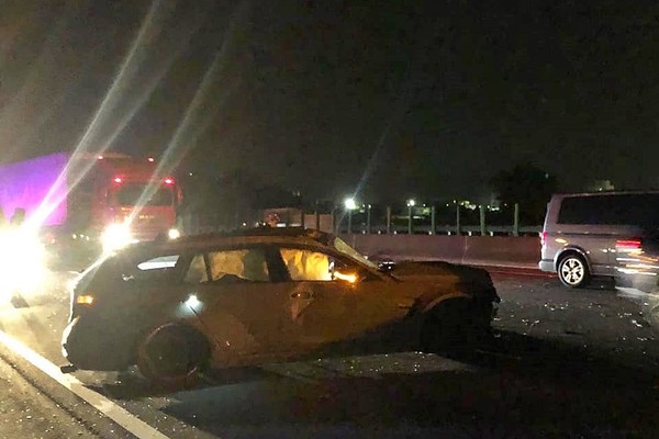 三寶國道擊落 Bmw網紅爆龜車 慘烈翻3圈撞爛 車主哭 對不起沒保護你 Ettoday社會新聞 Ettoday新聞雲