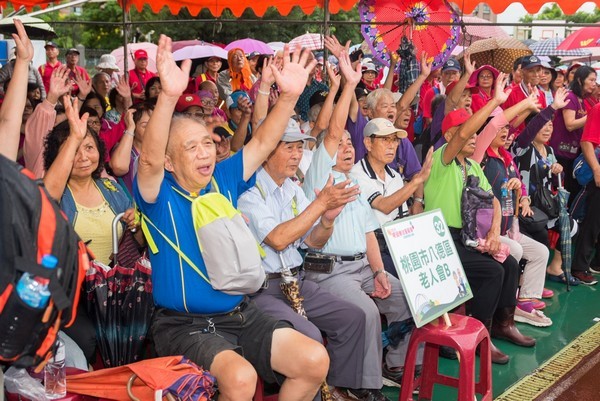 ▲桃園北區長者用健行慶重陽節。（圖／蘆竹區公所提供）