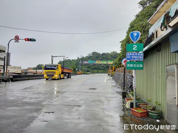 ▲台7線封路！而蘇花公路（如圖）將視實際風雨強度，不排除隨時封路。（資料照／記者游芳男攝）