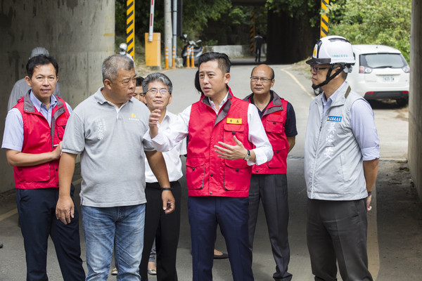 ▲新竹市長林智堅視察全中興地下道。（圖／記者李朝煌攝）