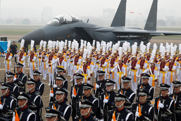 ▲▼南韓紀念國軍日（Armed Forces Day），秀出新取得的F-35匿蹤戰機。（圖／路透）