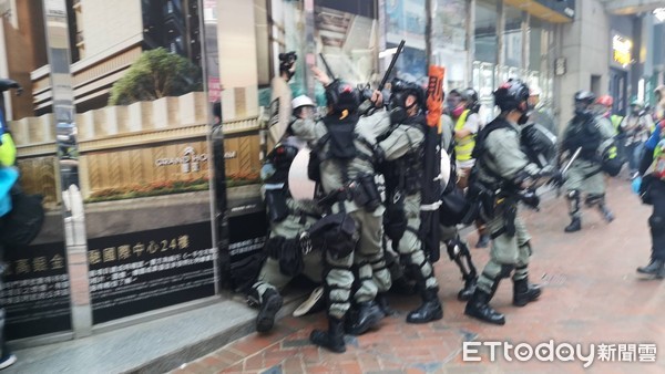 港警近距離實彈開槍　柯文哲：北京政府要認真面對民怨 | ETtoday新