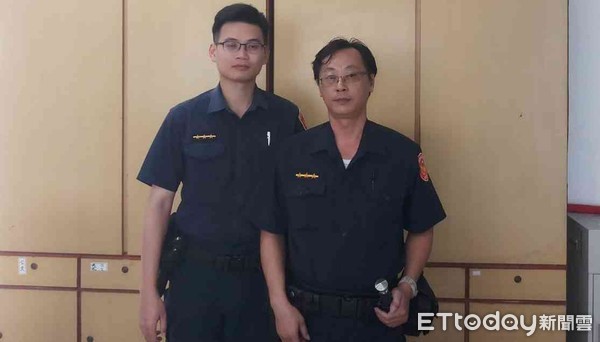 ▲台南市警白河分局菁寮派出所警員洪國雄、林欣翰，協助迷途失智老婦人平安返家。（圖／記者林悅翻攝）