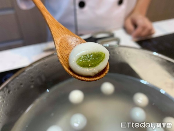 ▲▼桂冠辻利抹茶包餡小湯圓。（圖／記者蕭筠攝）