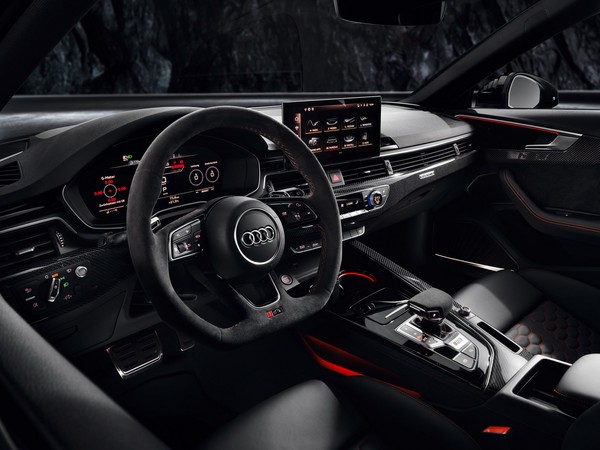 ▲2020 Audi RS4 Avant性能旅行車亮相。（圖／翻攝自Audi）