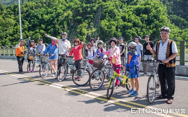 ▲▼以巴士結合自行車，悠遊東海岸、花東縱谷、南迴地區三大路線遊程，無縫接駁帶您深入探索秘境。（圖／台東縣政府提供，下同）