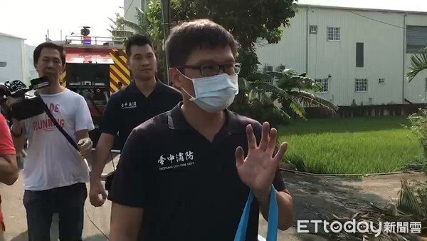 ▲▼台中罹難消防隊員張哲嘉的哥哥張修銘。（圖／記者李忠憲攝）