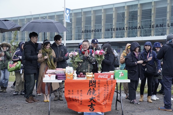 ▲▼《跟你老婆去旅行》開鏡，導演林孝謙、編劇呂安弦、三位主角鳳小岳、陳妍希、張書豪、麥克隋。（圖／滿滿額娛樂提供）