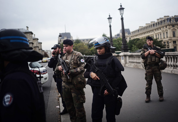 ▲巴黎警察總部攻擊事件，持刀男刺死4警後遭擊斃        。（圖／美聯社）