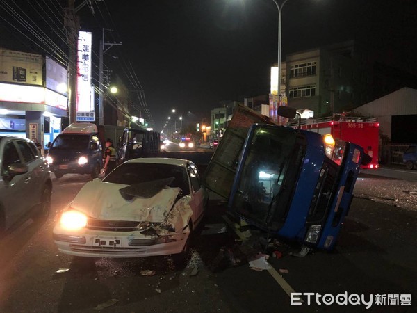 ▲彰水路發生3車追撞造成5人輕重傷。（圖／記者唐詠絮翻攝）