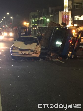 ▲彰水路發生3車追撞造成5人輕重傷。（圖／記者唐詠絮翻攝）