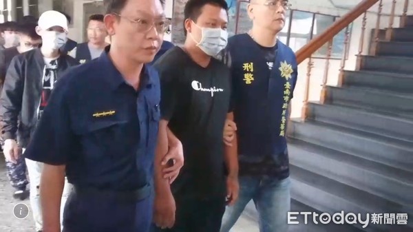 ▲台南市警局配合警政署發動全國同步掃黑、肅槍、掃蕩貸放重利之暴力討債地下錢莊行動專案，共檢肅治平專案首惡3人、共犯19人到案。（圖／記者林悅翻攝）