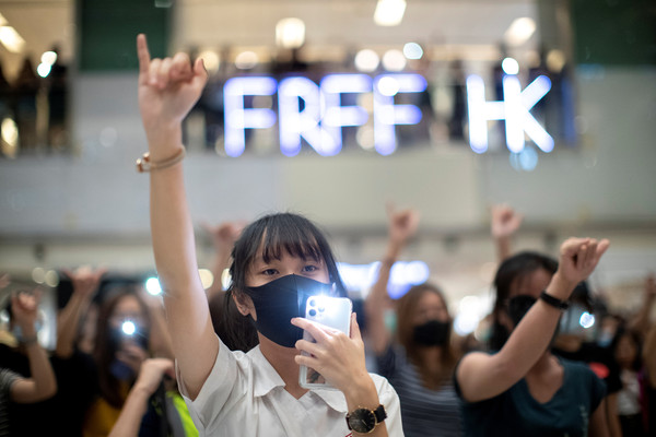 ▲香港學生參與示威抗議。（圖／路透社）