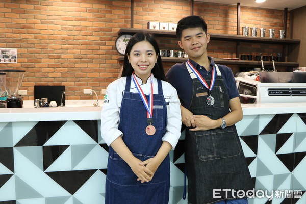  ▲崑山科技大學餐飲管理及廚藝系師生，首度參加「2019 FHM馬來西亞吉隆坡廚藝挑戰賽」，獲得2銀1銅1佳作的好成績，表現優異。（圖／記者林悅翻攝，下同）