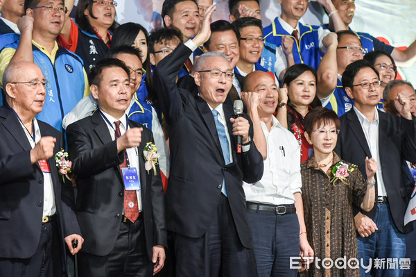 ▲國民黨主席吳敦義於「全國工商界支持韓國瑜競選總統後援會」致詞。（圖／記者林敬旻攝）