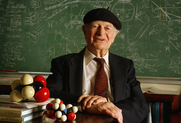 ▲▼美國科學家萊鮑林（Linus Pauling）曾獲諾貝爾化學獎與和平獎。（圖／達志影像／美聯社）