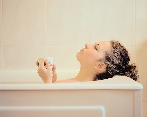 美忍者／多泡澡能靠毛孔排毒？ 其實只會造成多汗
