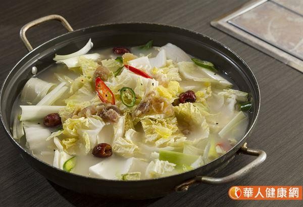 ▲▼高麗菜湯。（圖／華人健康網提供）