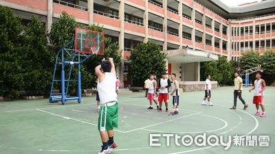 國高中改「10點上課」連署成案！近萬人附議　教育部這天前答覆