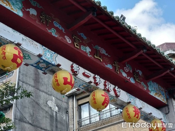 ▲▼「全坤威峰」為貴陽街二段上最貴住宅。（圖／記者黃靖惠攝）