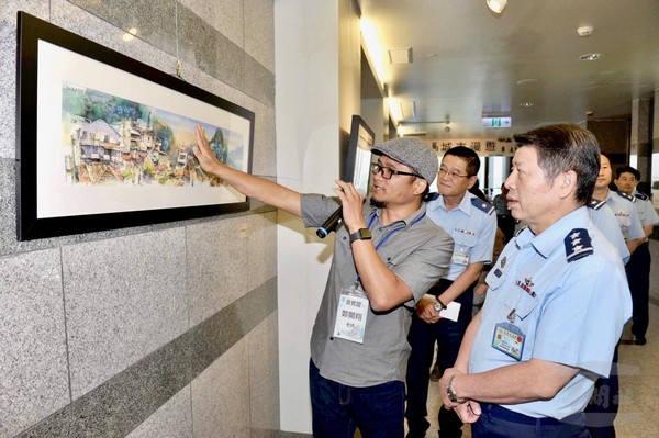 城市速寫家鄭開翔　褪下軍裝彩繪人生。（圖／軍聞社）