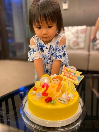 ▲江宏傑PO照慶祝女兒2歲生日。（圖／翻攝自Facebook／江宏傑 Chiang Hung-Chieh）