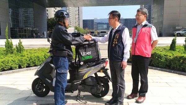 ▲台中市府將協助成立外送員工會，保障權益。（圖／台中市政府提供）