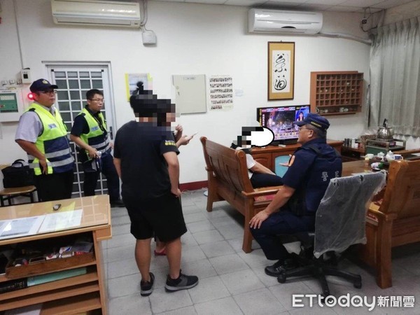 ▲屏東縣東港警分局林邊所員警幫林姓女子找到母親，讓家屬很感激             。（圖／記者陳崑福翻攝）