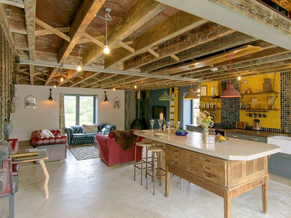 ▲▼ 英國夫婦把農舍改建成度假別墅。（圖／翻攝自出租網cottages.com）