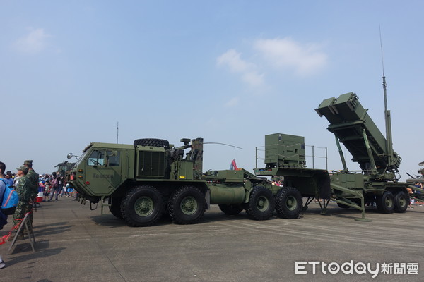 ▲空軍第一聯隊台南基地營區陳展32項精銳武器裝備，令人大開眼。（圖／記者林悅翻攝，下同）