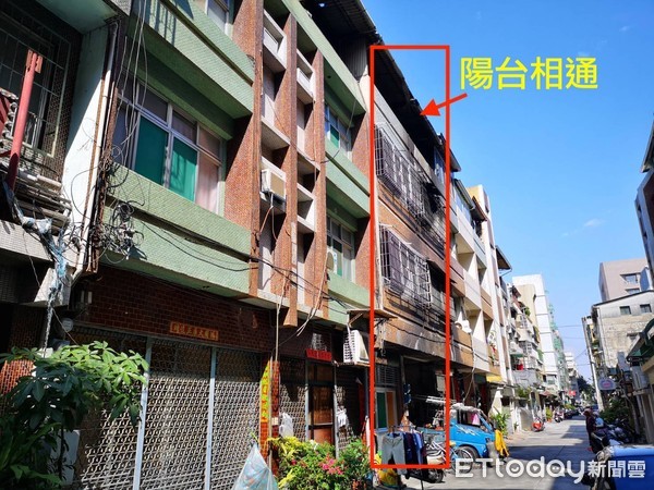 ▲鄰居表示起火的民宅跟鄰居住戶間，三樓是有相通，嘆：只差幾步路就能逃生             。（圖／記者吳奕靖攝）