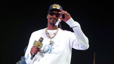 Snoop Dogg專屬「捲大麻專員」年薪150萬！　隨時遞一根補足雇主ㄎㄧㄤ度