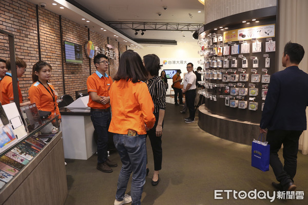 ▲▼1024 台灣大哥大獨家開賣Google Pixel 4活動-門市。（圖／記者黃克翔攝）