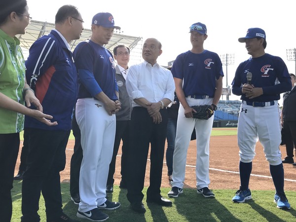 ▲行政院院長蘇貞昌致贈加菜金給世界棒球12強代表隊。（圖／體委會提供）