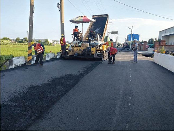 超過300條台中道路被「燙平」　路平升級後以為走在日本（圖／台中市政府提供）