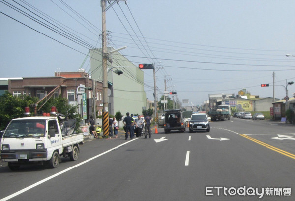 ▲▼     驚悚畫面曝！剛從成大畢業...她騎車面試慘被「曳引車捲入車底」頭部遭輾亡      。（圖／民眾提供）  