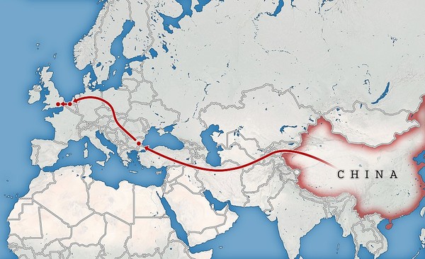 ▲這39人經歷長8000的迢迢長路，試圖從中國大陸偷渡到英國。（圖／翻攝自網路)